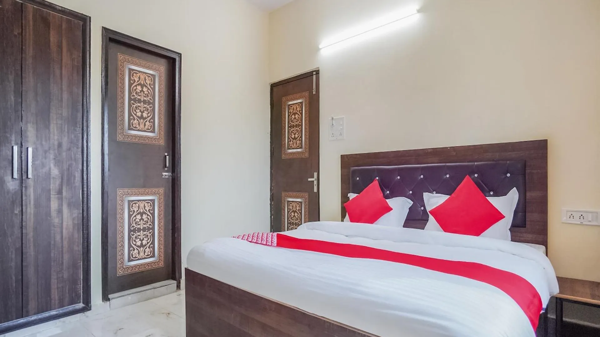 Hotel O Silver Palace Delhi   Delhi (National Capital Territory of India)