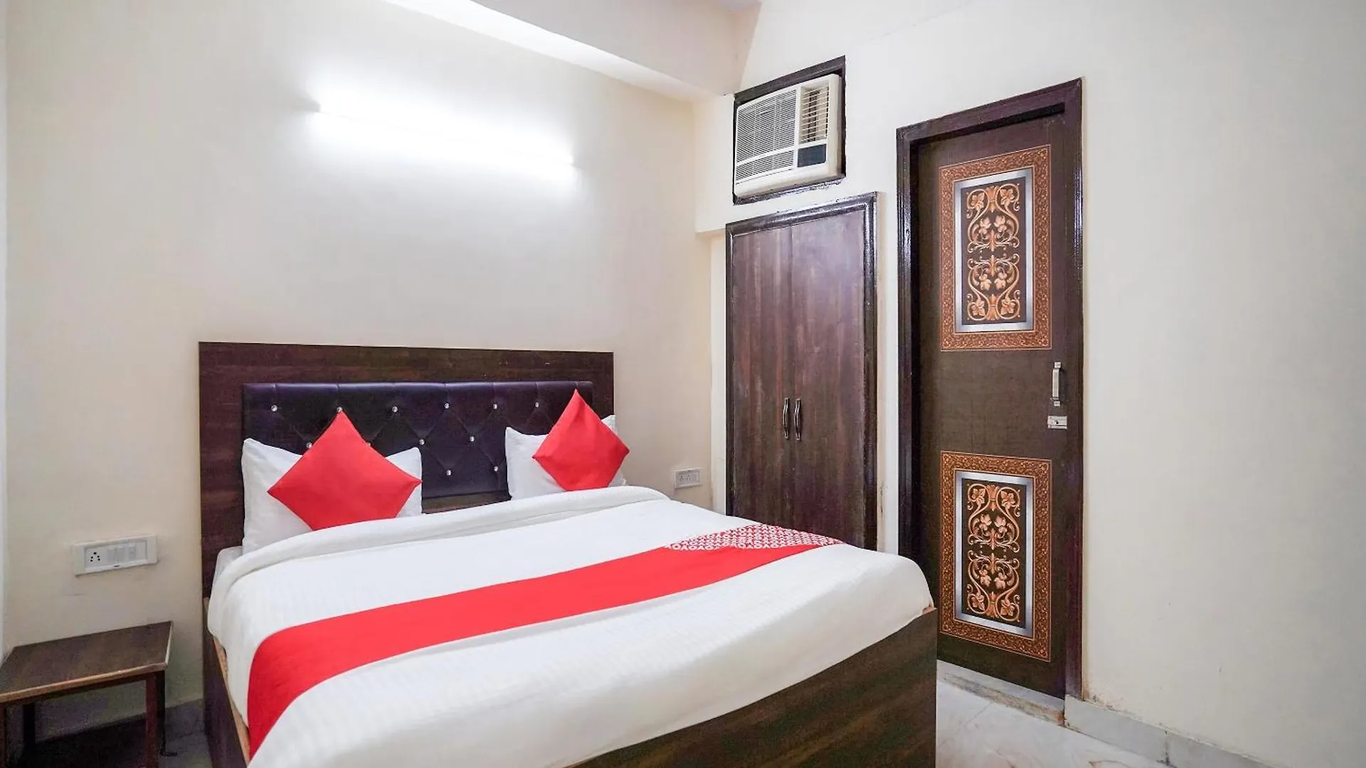 Hotel O Silver Palace Delhi  3*, Delhi (National Capital Territory of India)