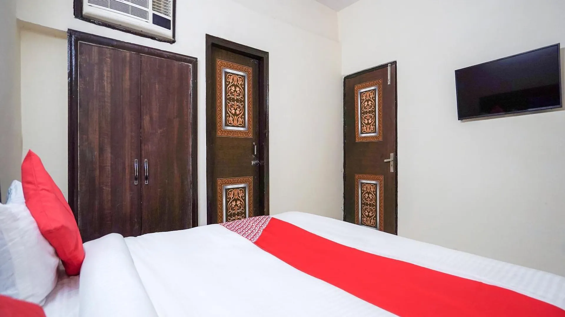 Hotel O Silver Palace Delhi