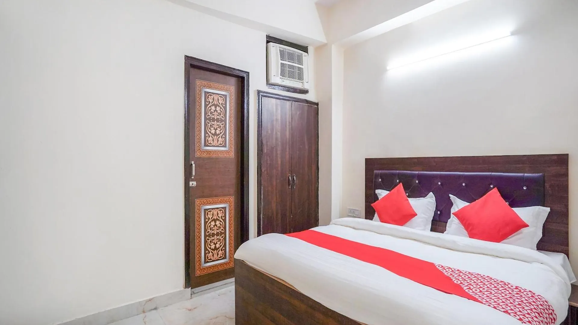 Hotel O Silver Palace Delhi