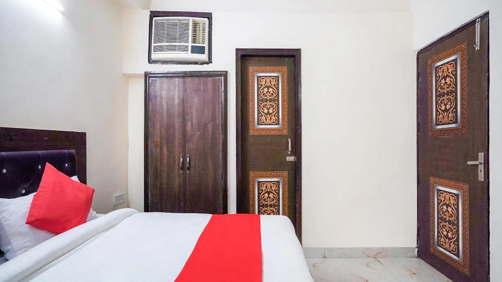 Hotel O Silver Palace Delhi  3*, Delhi (National Capital Territory of India)